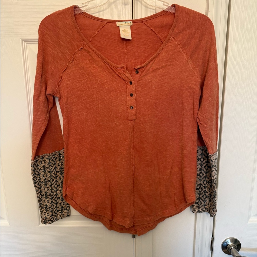 Love On Tap Rust Long-Sleeve Henley with Patterned Cuffs